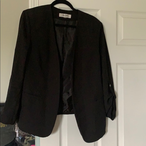 Jones Studio Jackets & Blazers - Jones Studio black blazer